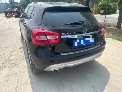 东营17年奔驰GLA3