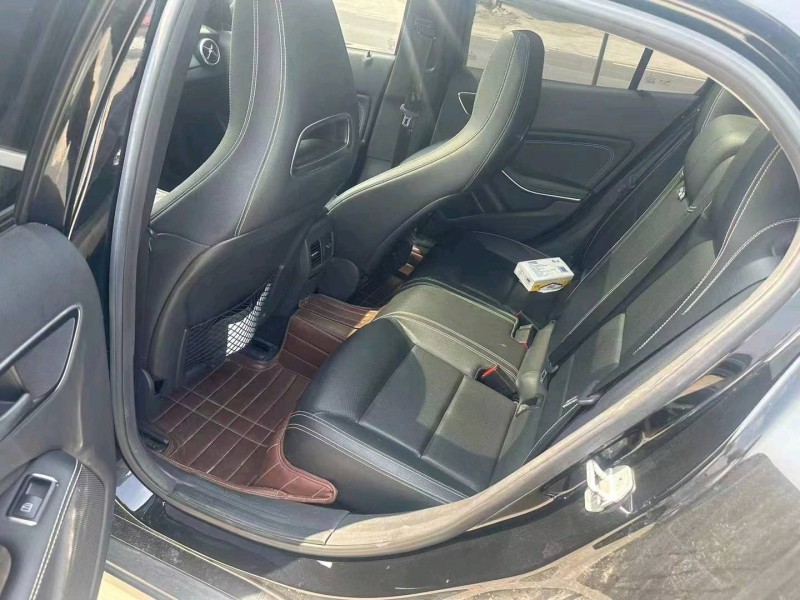 东营17年奔驰GLA4