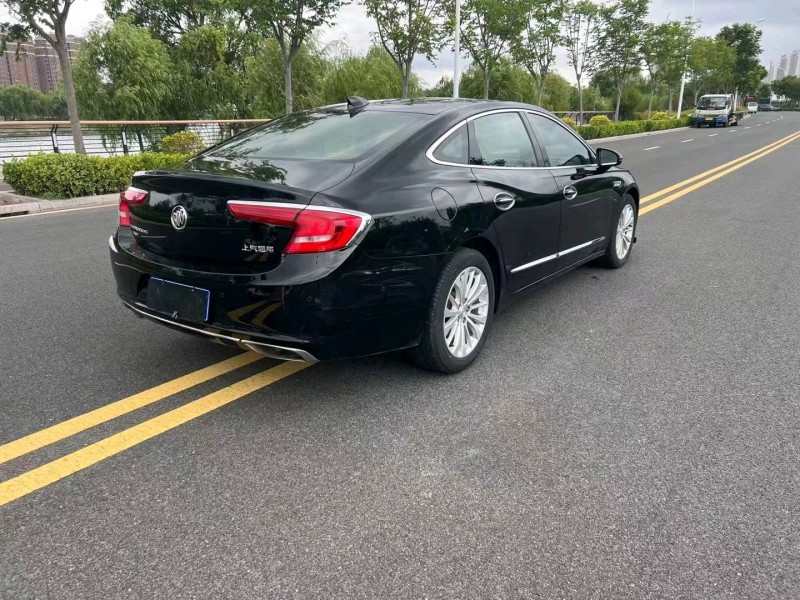 青岛18年别克君越7