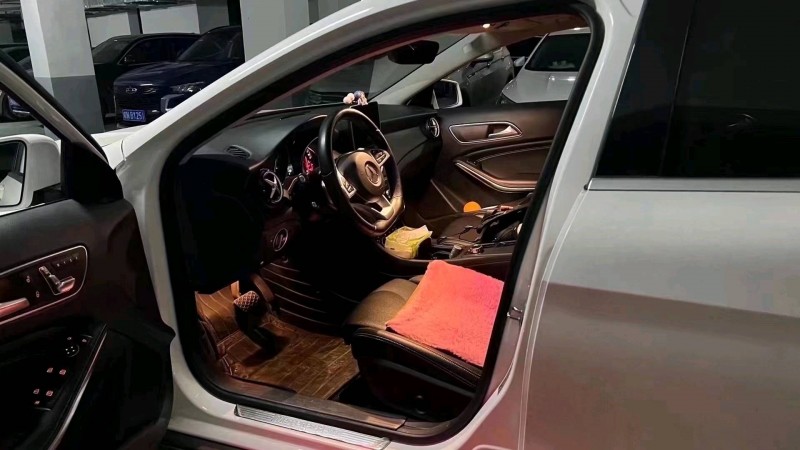 衡阳19年奔驰GLA2