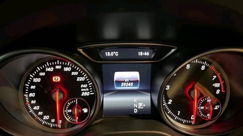 衡阳19年奔驰GLA3