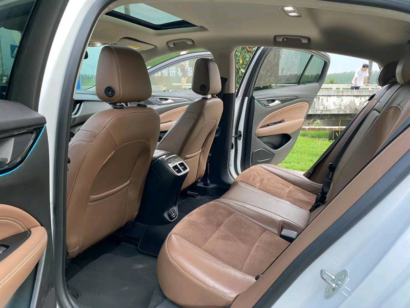 徐州18年别克君威5