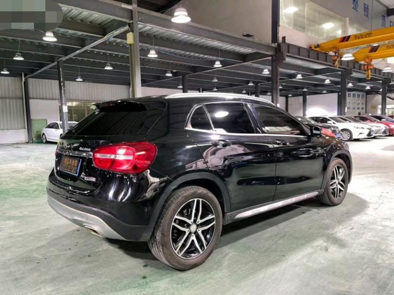 东莞15年奔驰GLA7