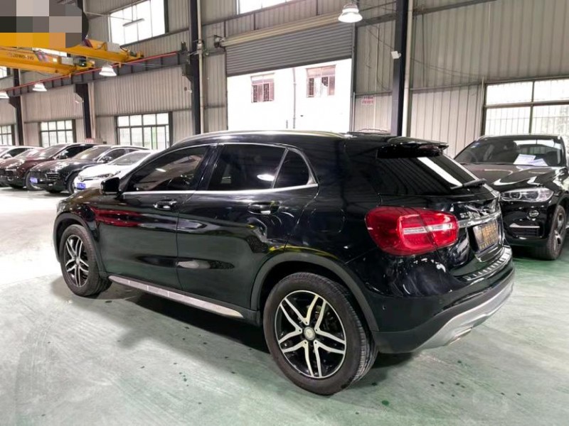 东莞15年奔驰GLA8