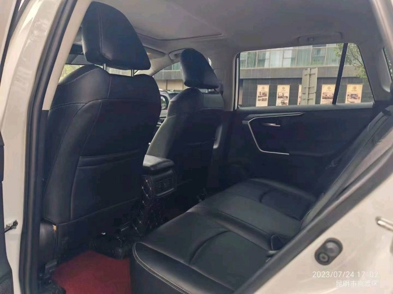 曲靖21年豐田RAV4榮放3