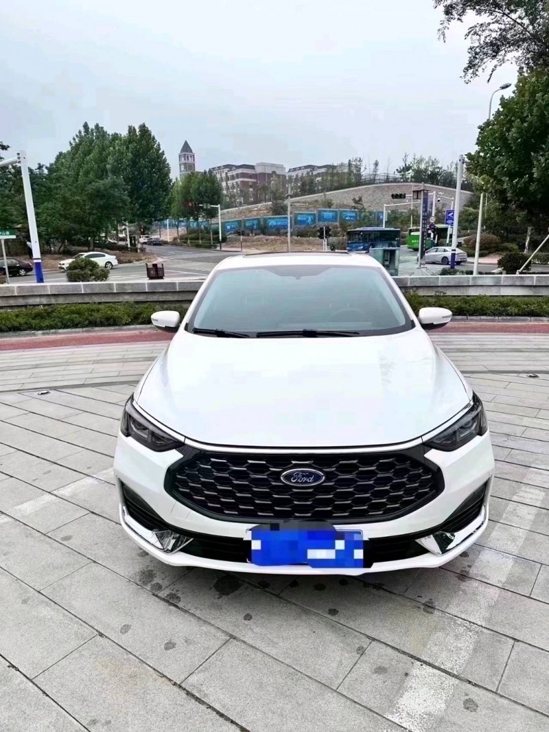 青岛22年福特福睿斯1