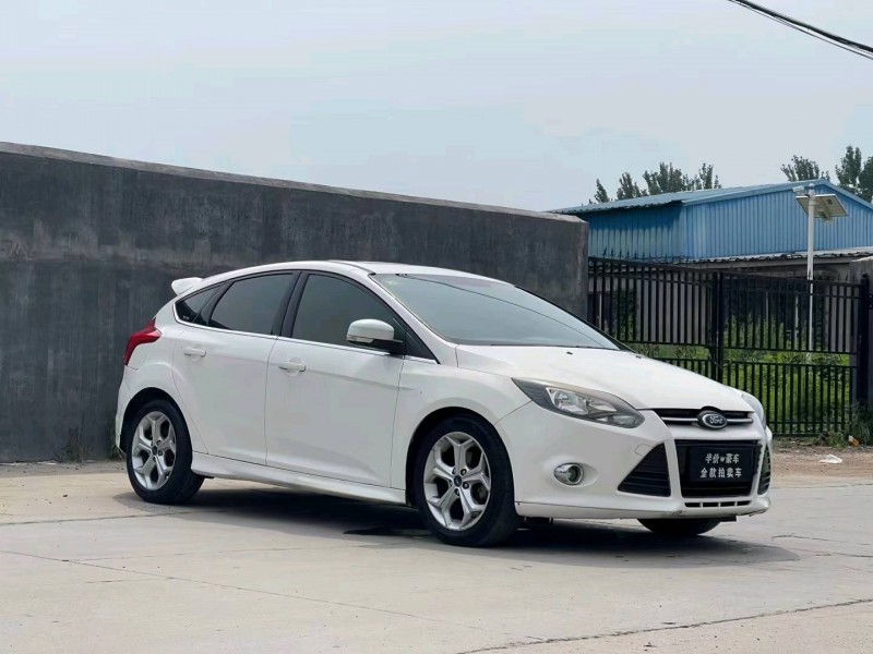 济南13年福特福克斯3