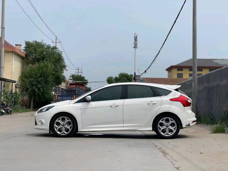 济南13年福特福克斯5