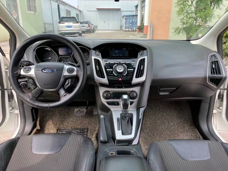 济南13年福特福克斯8