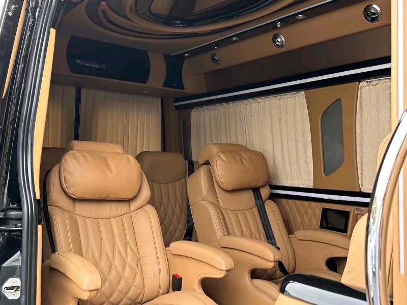 广州18年奔驰斯宾特4