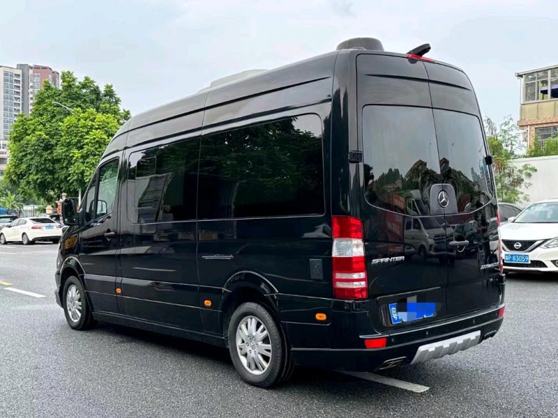 广州18年奔驰斯宾特8