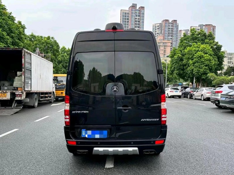 广州18年奔驰斯宾特9