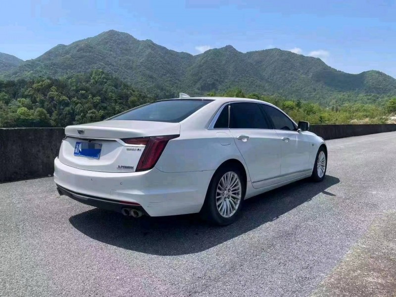 嘉兴20年凯迪拉克CT67