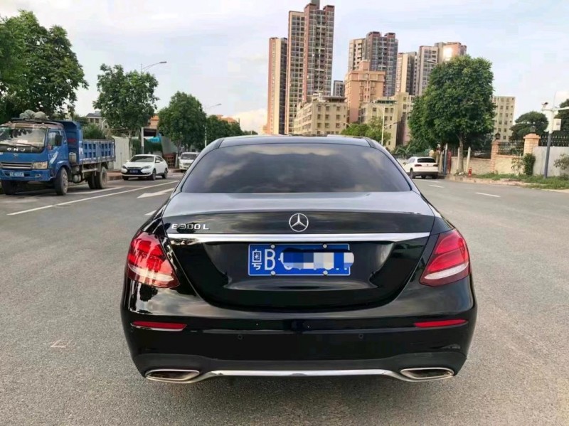 广州18年奔驰E9