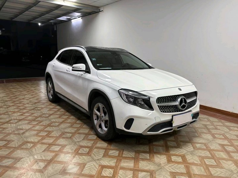 广州18年奔驰GLA3