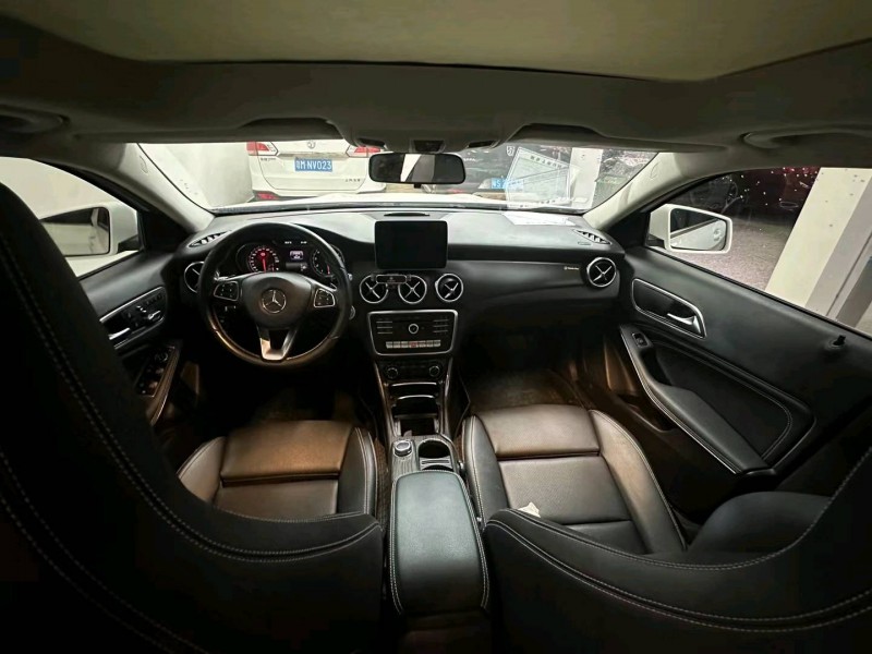 广州18年奔驰GLA5