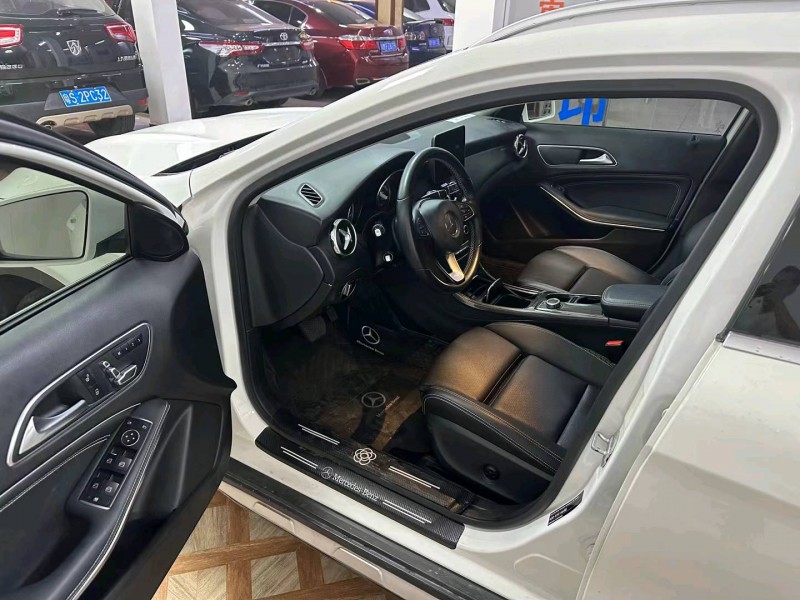 广州18年奔驰GLA6