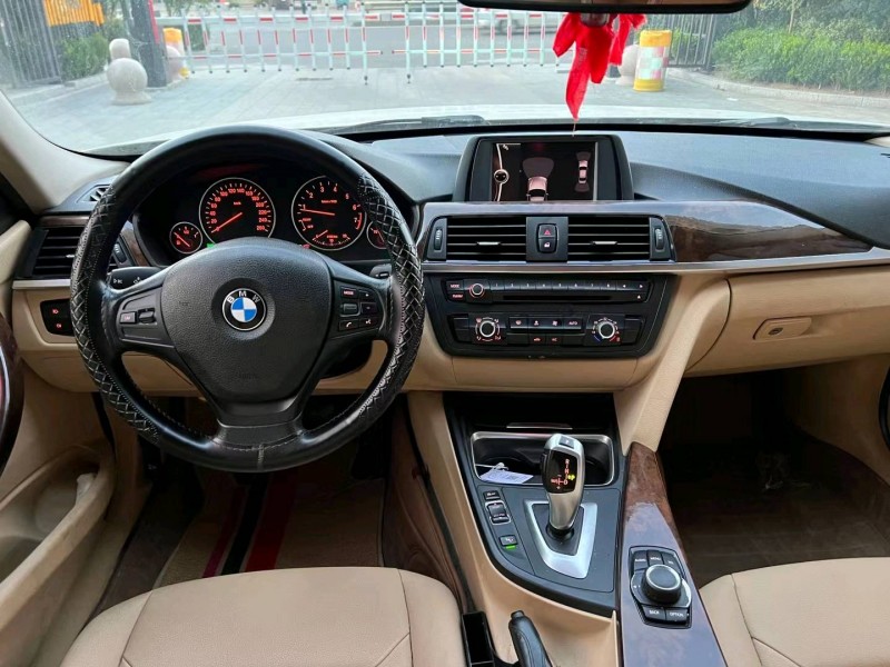 济宁13年宝马3系6