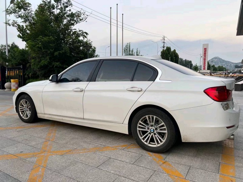 济宁13年宝马3系8