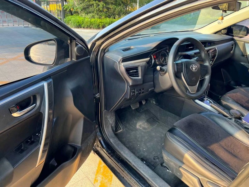 济宁16年丰田雷凌5