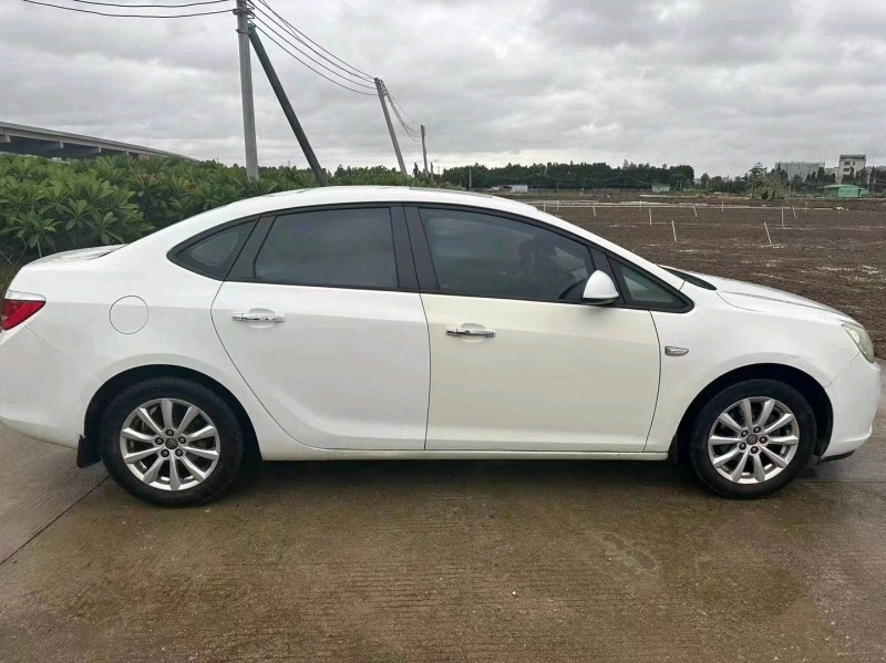 广州15年别克英朗5