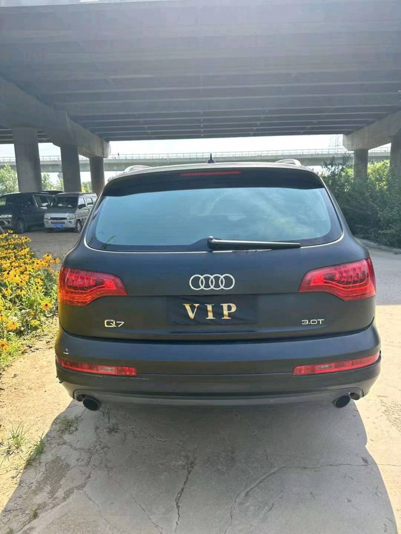东营11年奥迪Q78