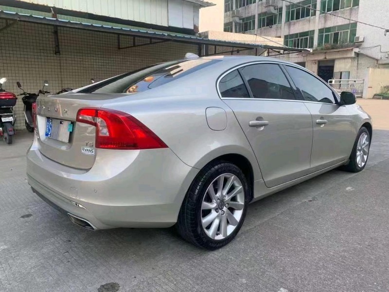 中山16年沃尔沃S60L4