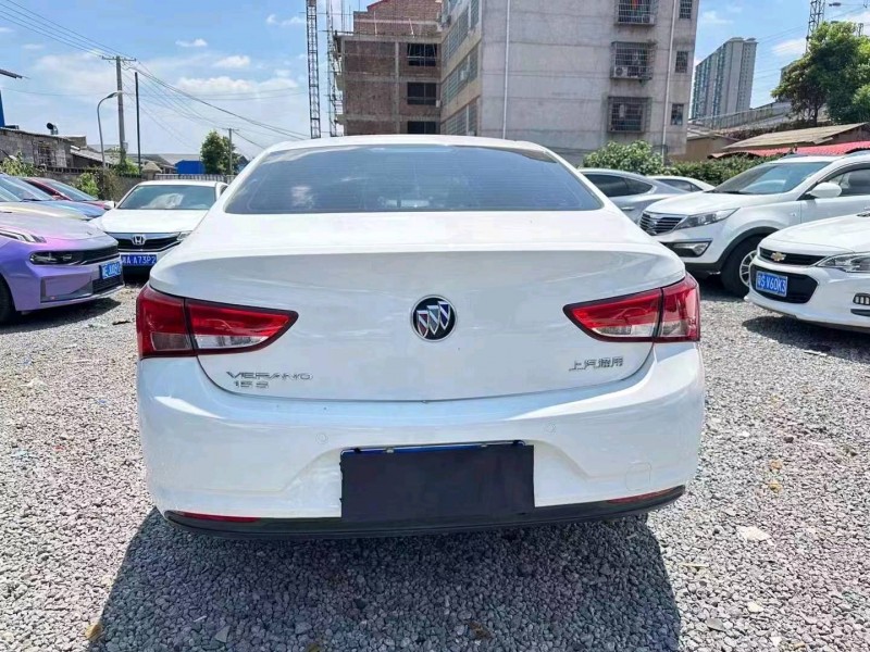 衡阳18年别克威朗8