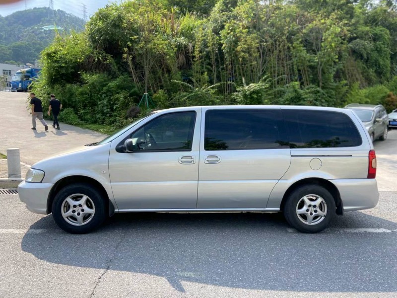 广州09年别克GL86