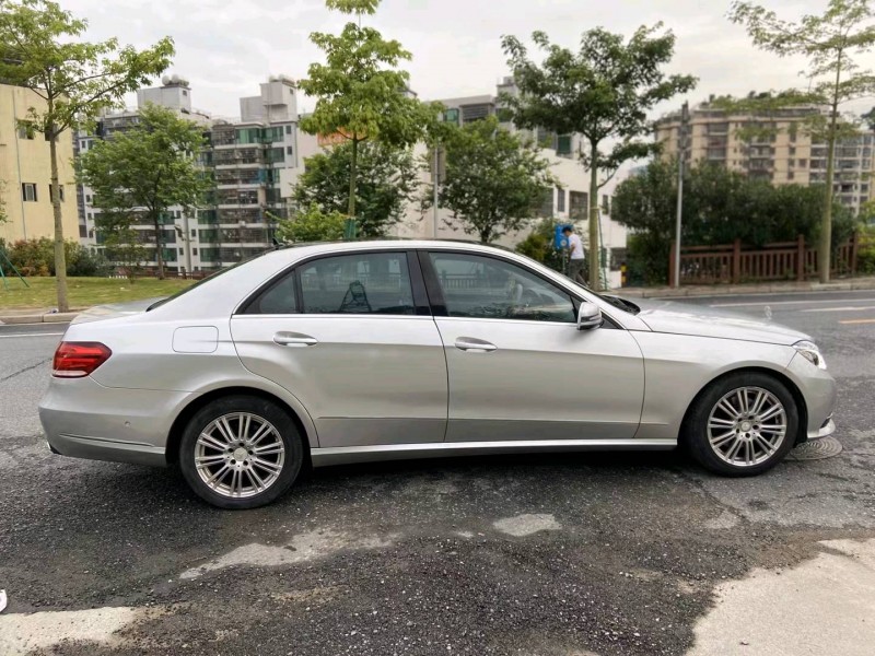 广州09年奔驰E4