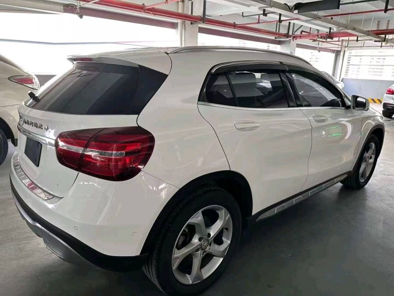 湖州17年奔驰GLA7