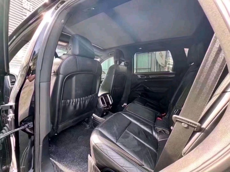 湖州11年保时捷卡宴5