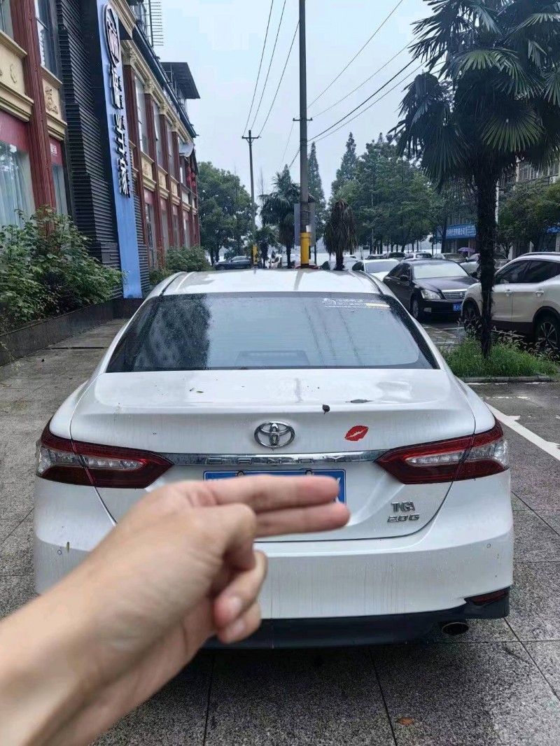 宜昌18年丰田凯美瑞9