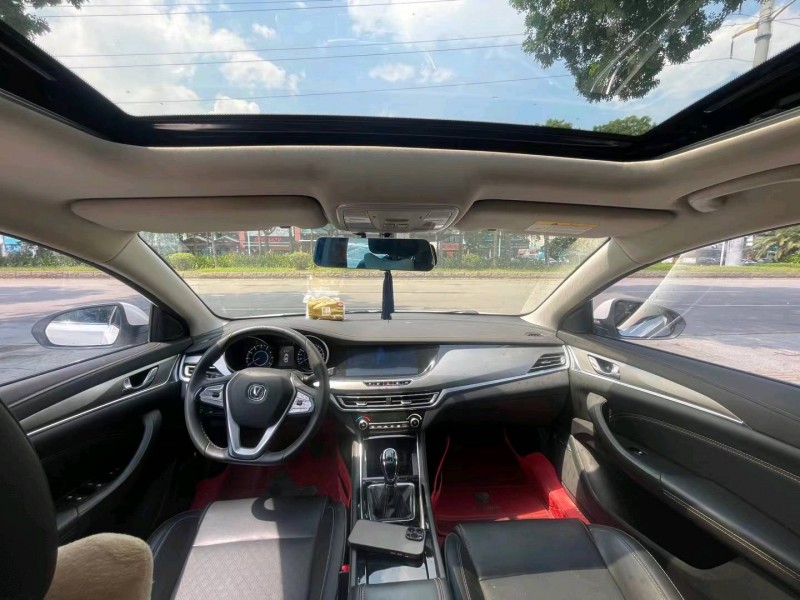 东莞20年长安汽车逸动6