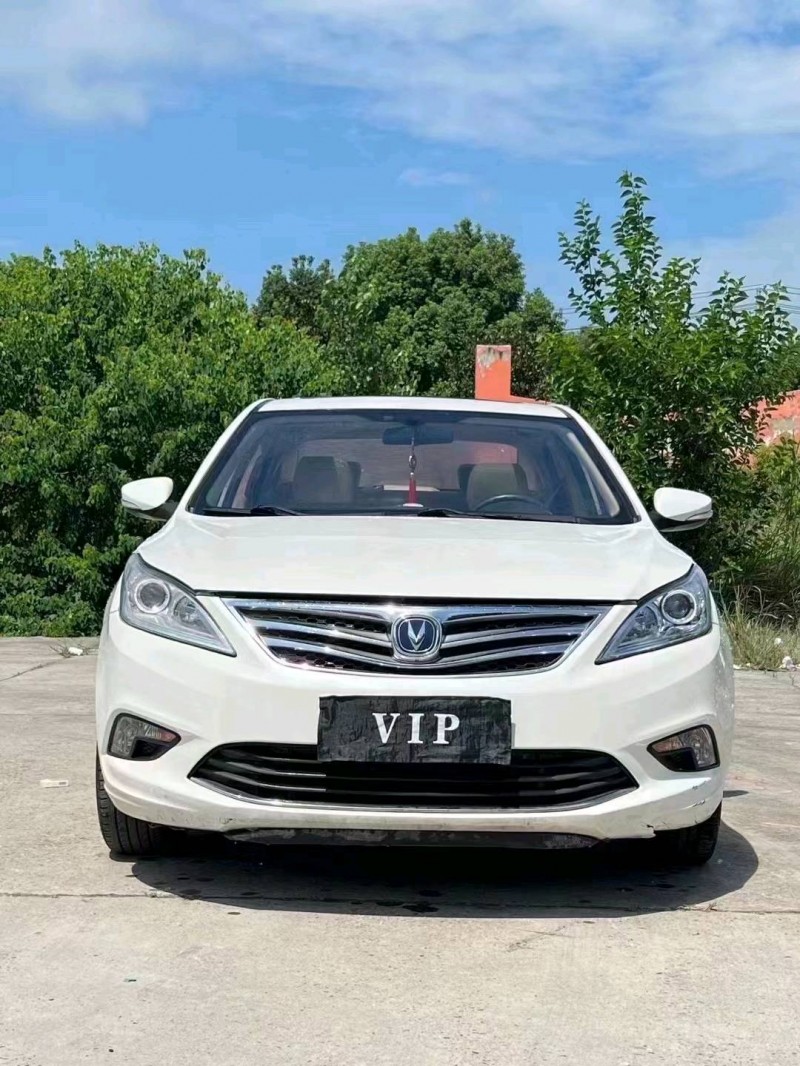 襄陽15年長安汽車逸動1