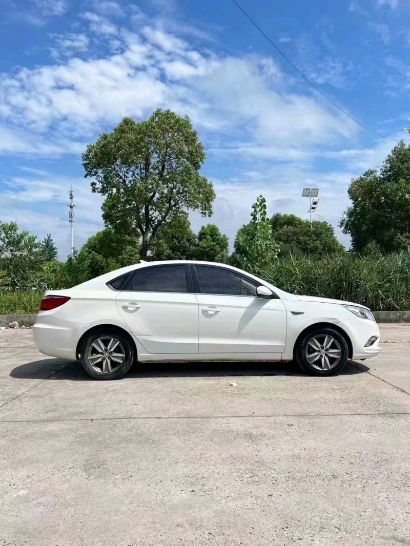 襄陽15年長安汽車逸動4