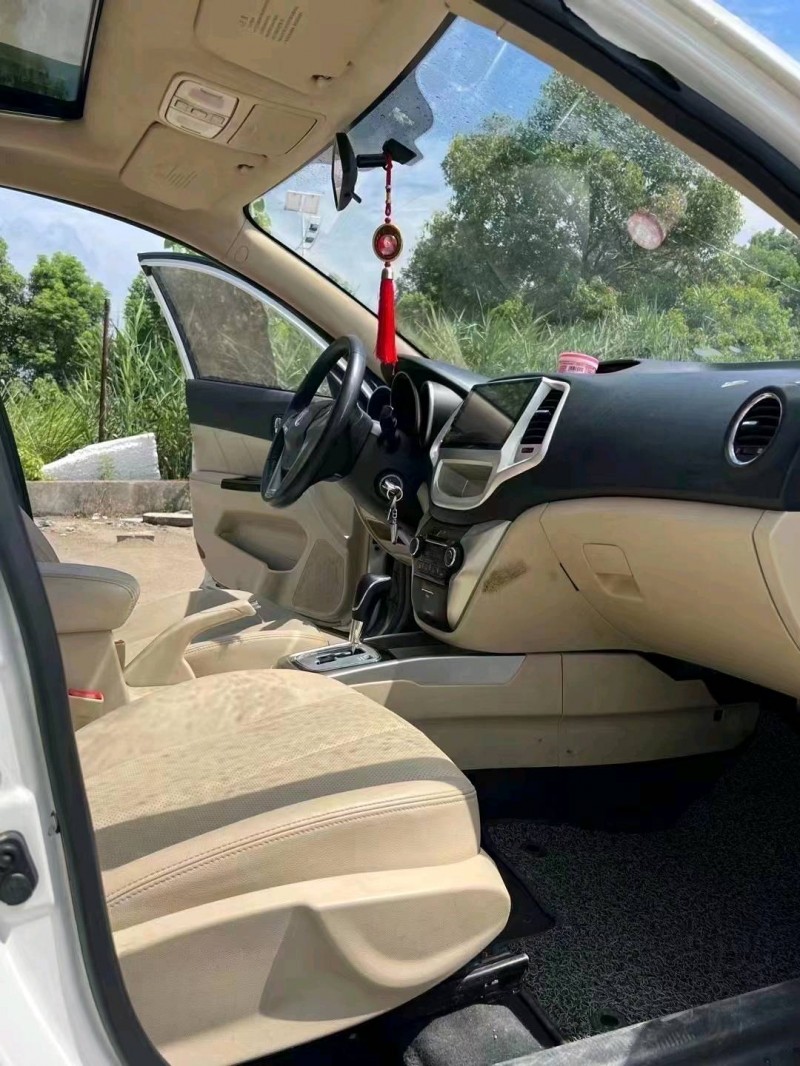 襄陽15年長安汽車逸動6