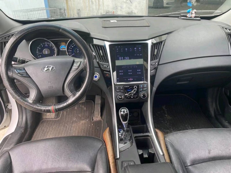 济宁14年现代索纳塔八4