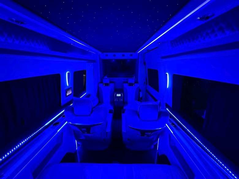 盐城15年奔驰斯宾特4