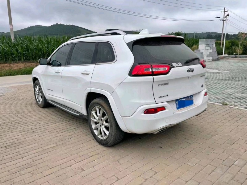 烟台18年Jeep自由光5