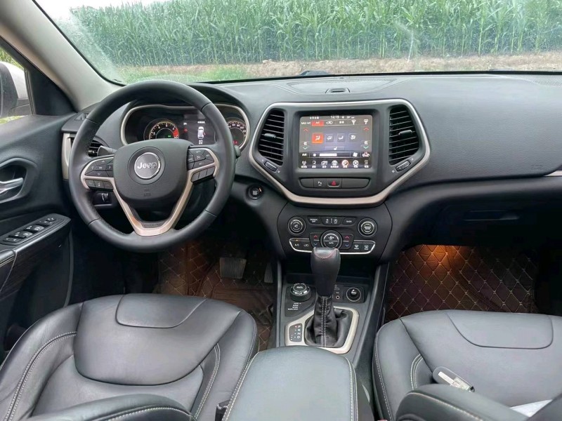 烟台18年Jeep自由光6