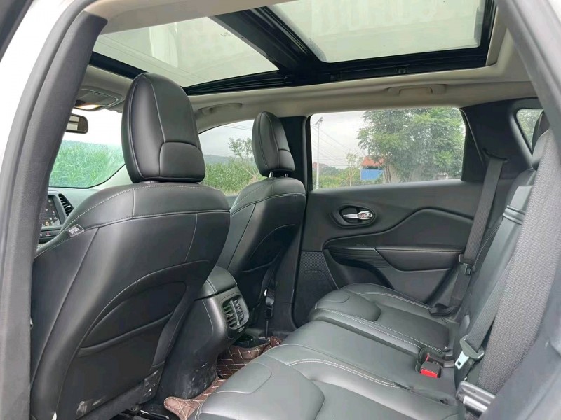 烟台18年Jeep自由光9