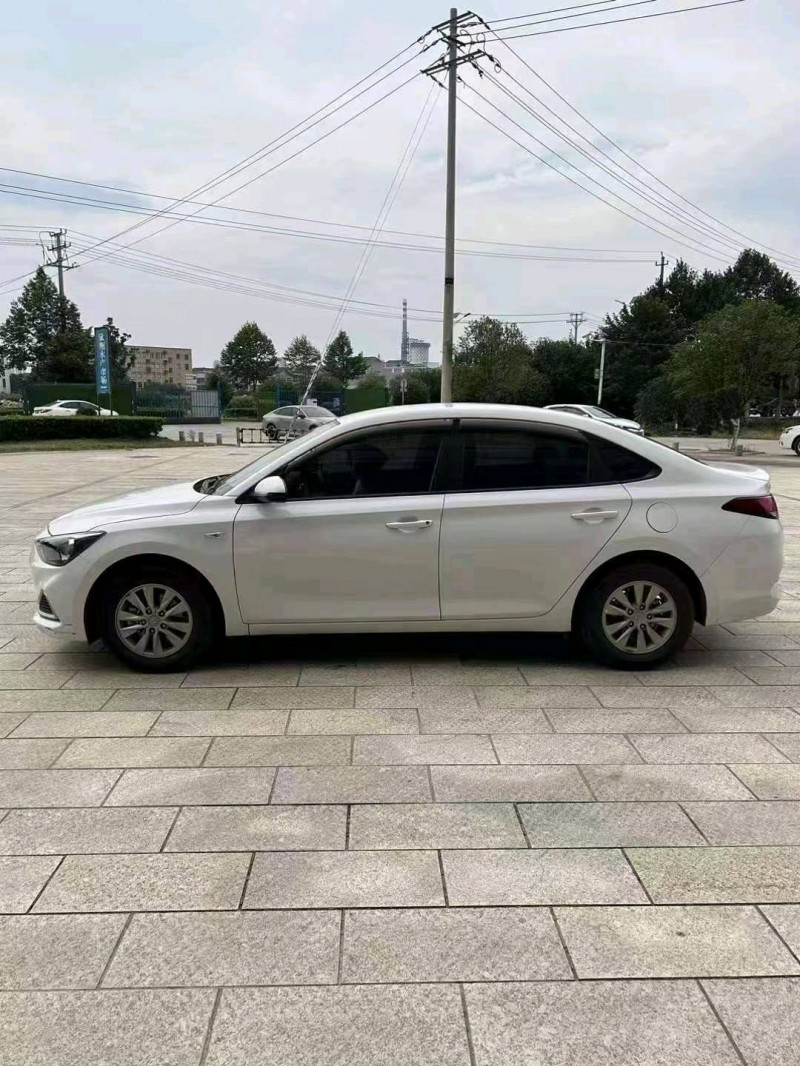 宜昌21年现代悦动3