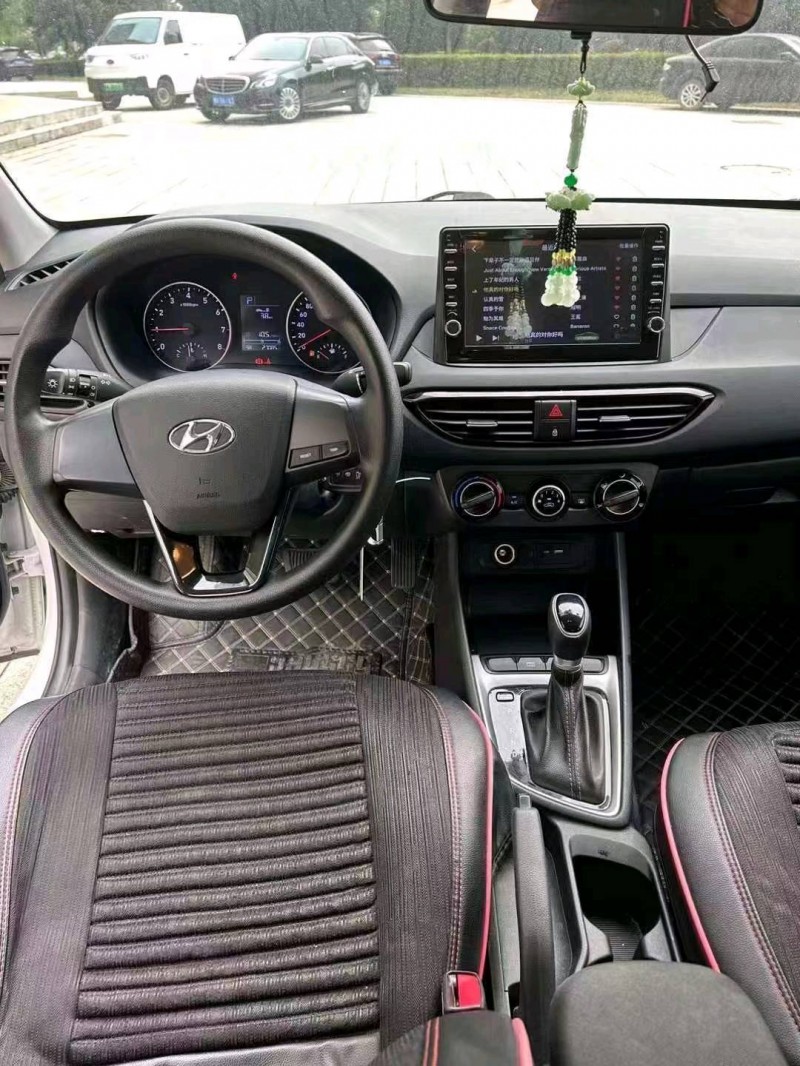 宜昌21年现代悦动7