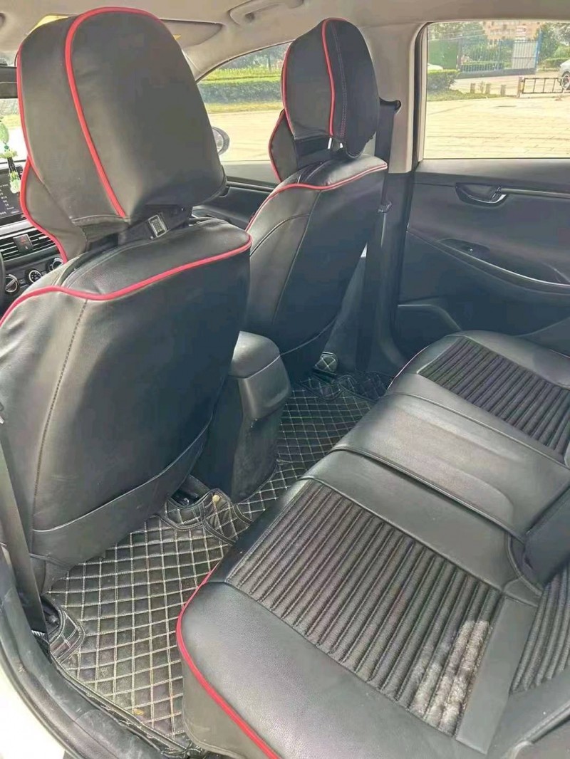 宜昌21年现代悦动8