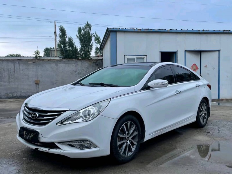 济宁13年现代索纳塔八3