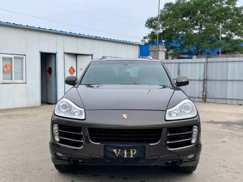 济宁10年保时捷卡宴1