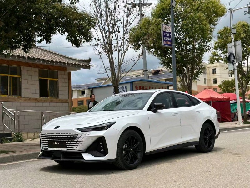 保山23年長安汽車UNI-V2