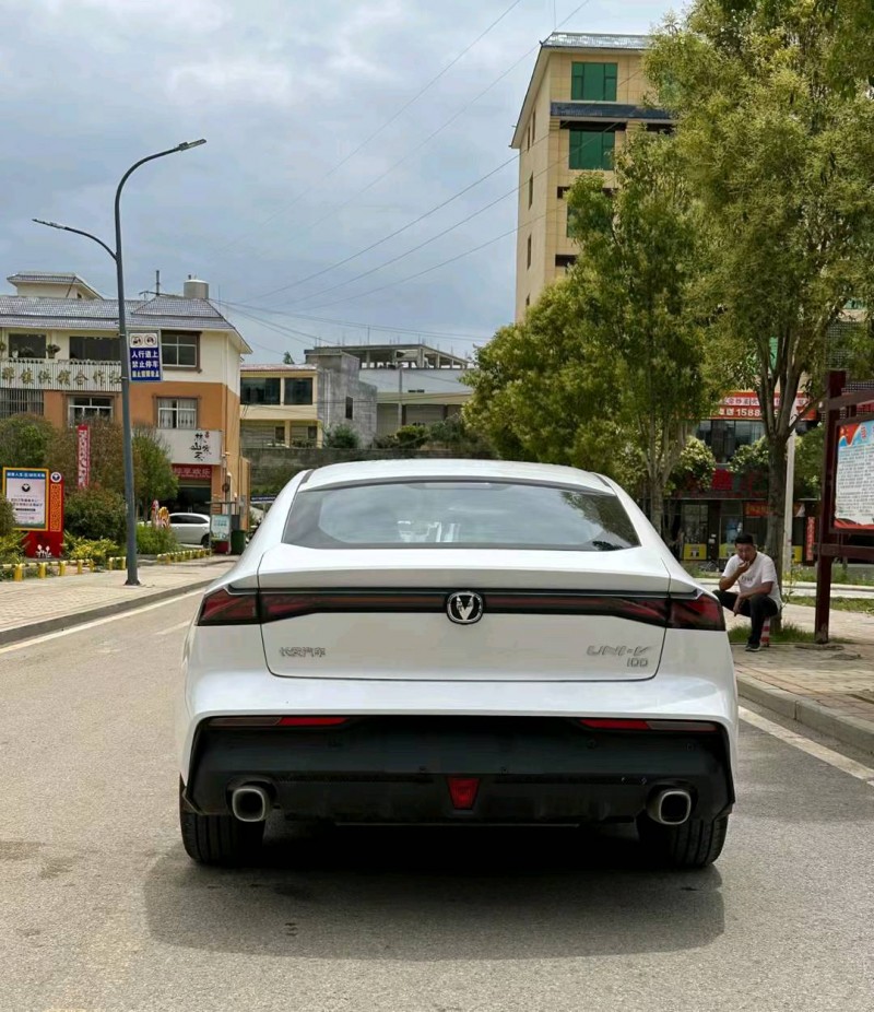 保山23年長安汽車UNI-V7