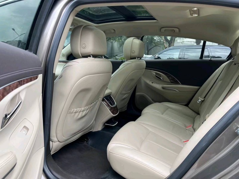 深圳15年别克君越5